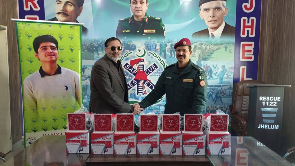 HBWS donates BP Apparatus to Rescue 1122_4