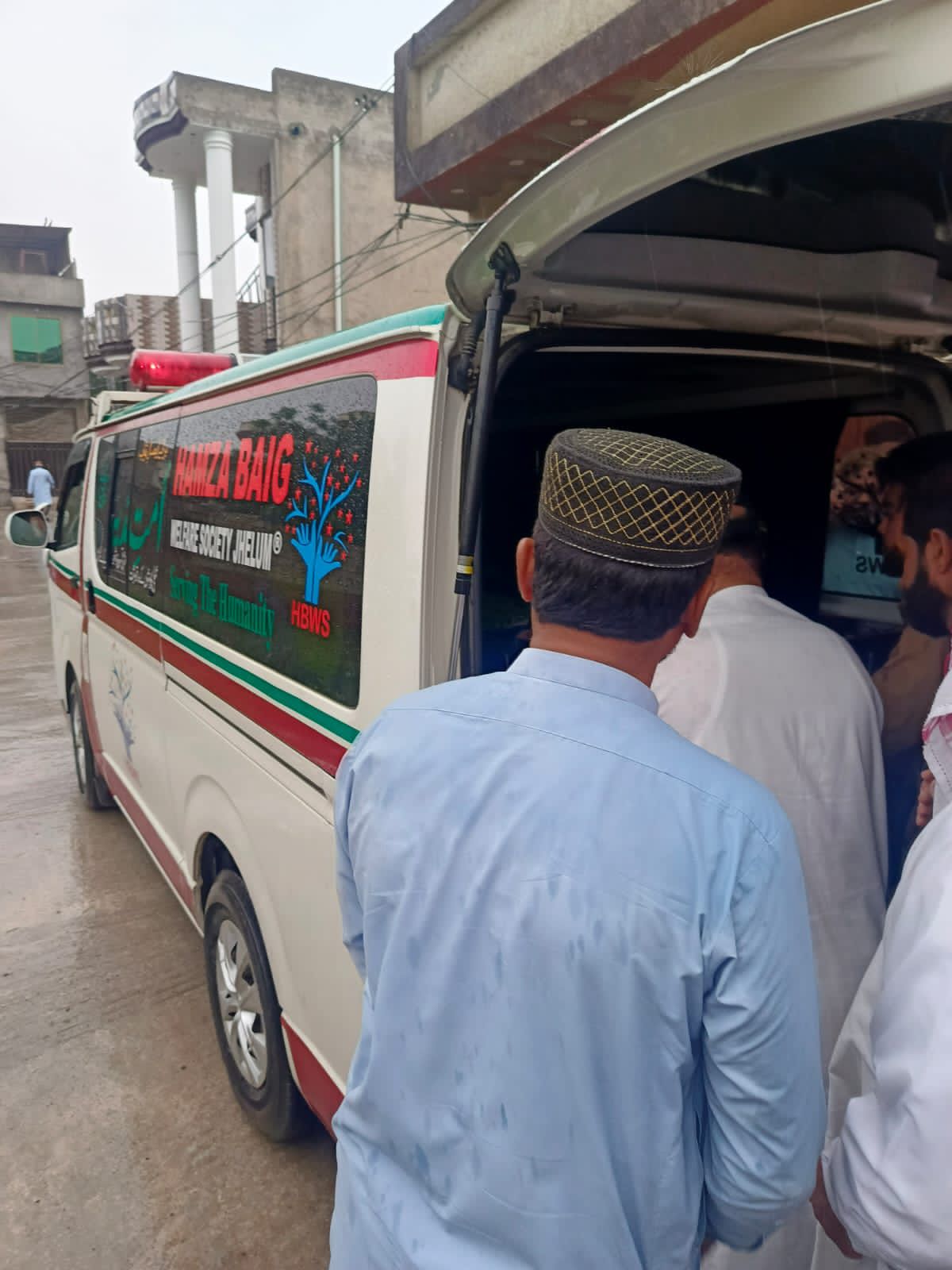 Hamza-Baig-Welfare-Society-Ambulance-Services-Support-Grieving-Families-With-Dignity-1